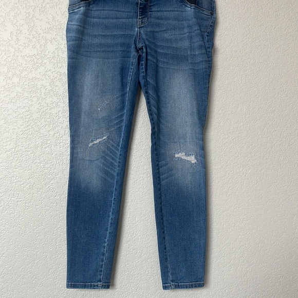 Liz Lange Maternity Denim Jeans Distressed Blue size Medium - Picture 4 of 10